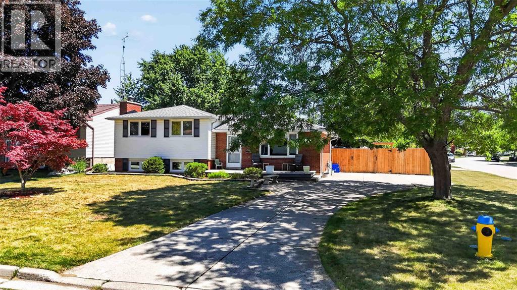 492 Parkdale Crescent, St Clair, Ontario  N0N 1G0 - Photo 35 - 26024772