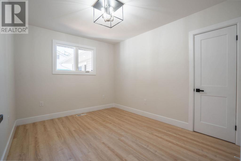 11 Glenwood Ave, Sault Ste. Marie, Ontario  P6A 4T6 - Photo 24 - SM262789