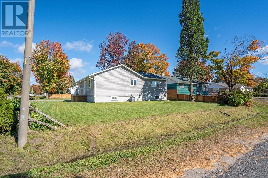 11 Glenwood Ave, Sault Ste. Marie, Ontario  P6A 4T6 - Photo 4 - SM262789