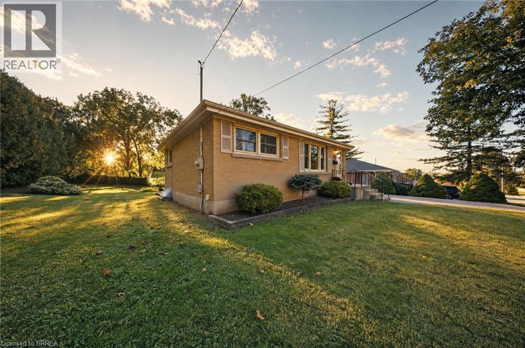 21 Hillcrest Avenue, Brantford, Ontario  N3T 2C8 - Photo 3 - 40870160