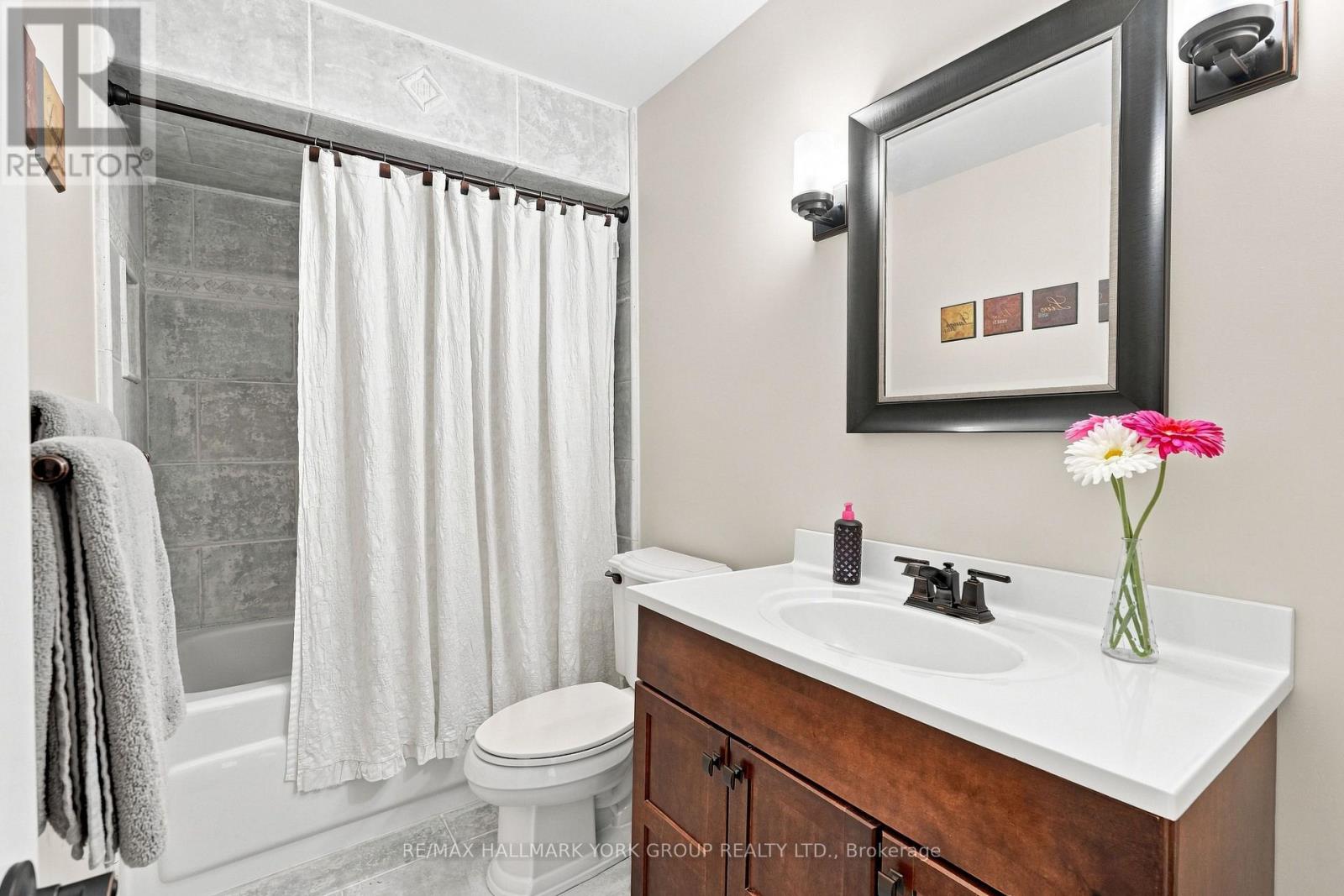 111 Whispering Pine Trail, Aurora (Hills Of St Andrew), Ontario  L4G 4X8 - Photo 29 - N13879132