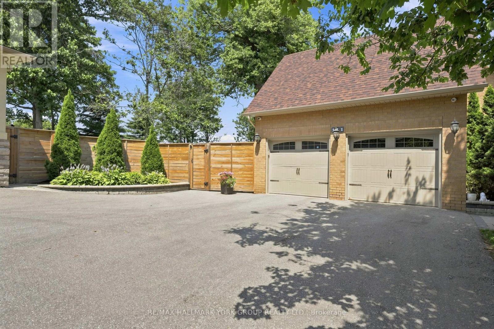 111 Whispering Pine Trail, Aurora (Hills Of St Andrew), Ontario  L4G 4X8 - Photo 5 - N13879132