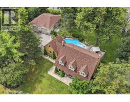 111 WHISPERING PINE TRAIL, Aurora, Ontario