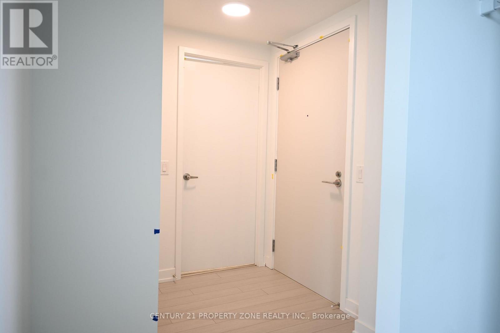 2702 - 4010 Eglinton Avenue W, Toronto, Ontario  M9A 4M2 - Photo 3 - W13879096