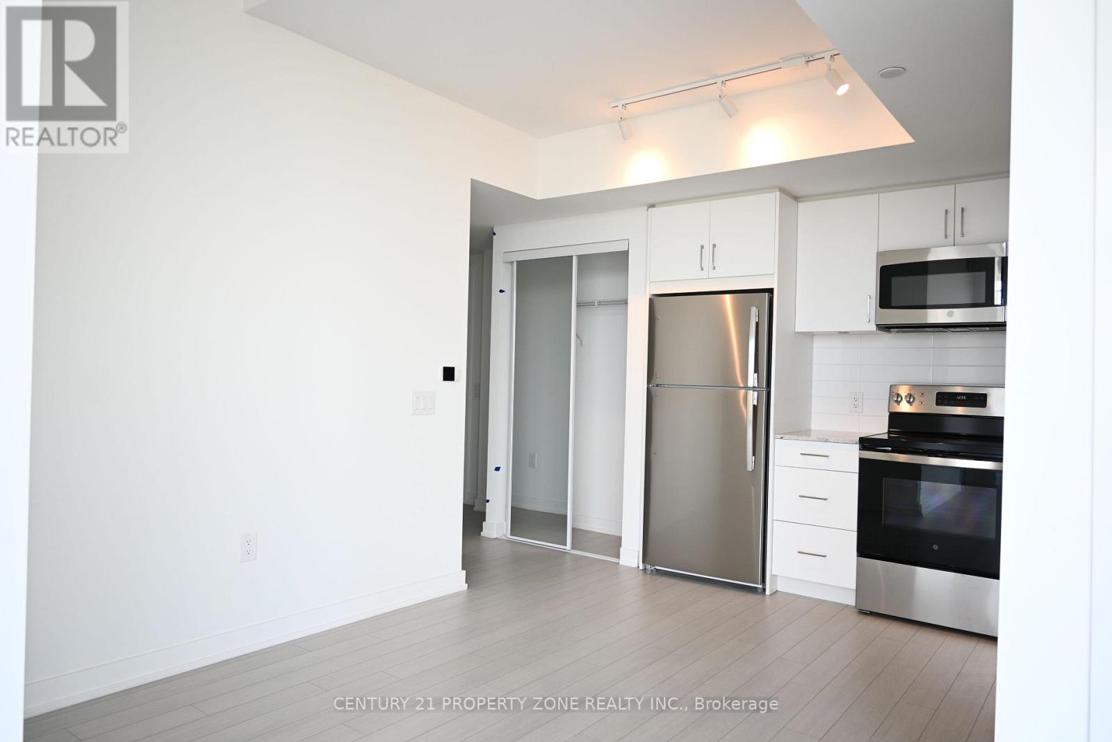 2702 - 4010 Eglinton Avenue W, Toronto, Ontario  M9A 4M2 - Photo 9 - W13879096