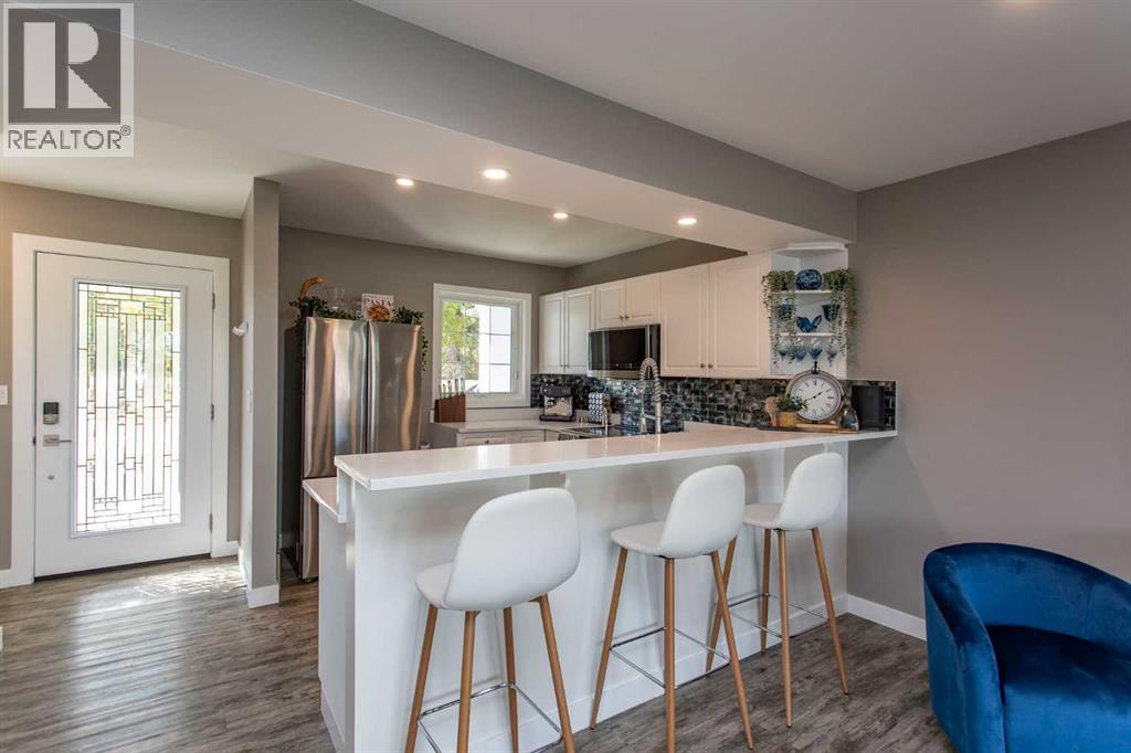 116 Marina Bay Court, Sylvan Lake, Alberta  T4S 1E9 - Photo 9 - A2348229