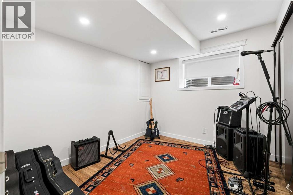 355 Woodbine Boulevard SW