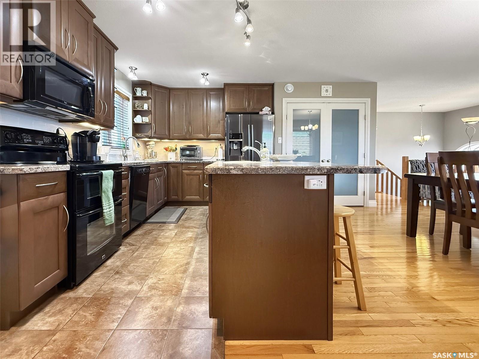 828 Colonel Otter Drive, Swift Current, Saskatchewan  S9H 4W9 - Photo 5 - SK050762