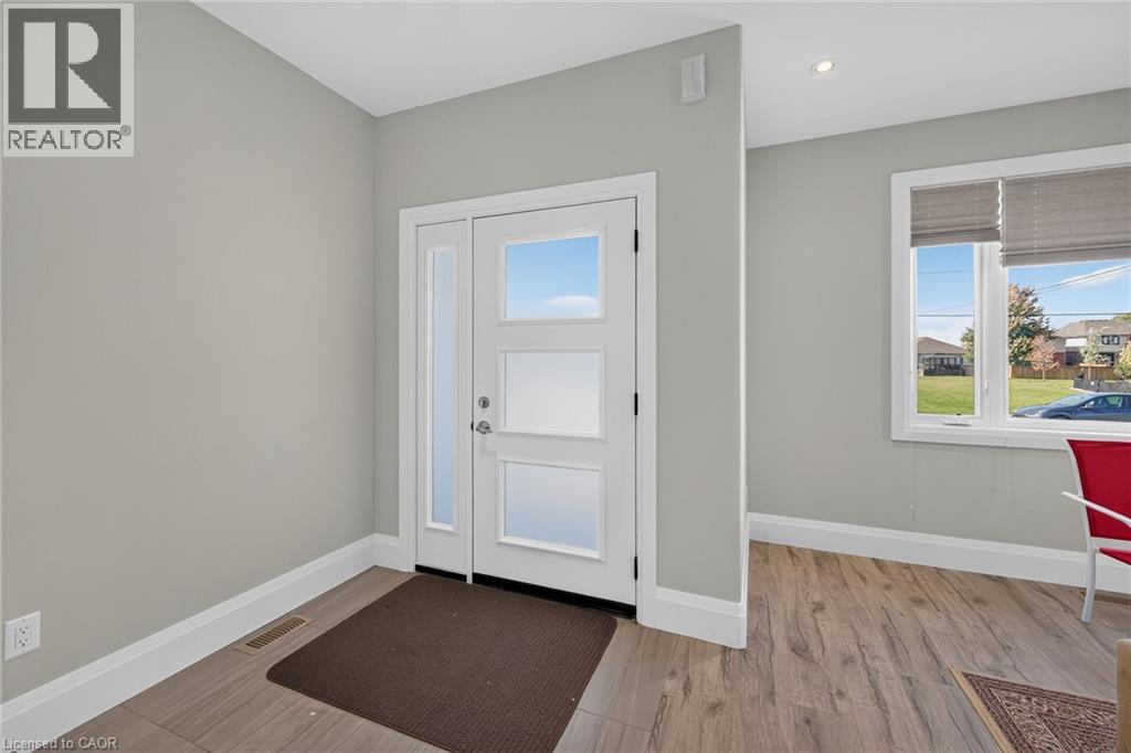 41 Eleanor Avenue, Hamilton, Ontario  L8W 1C7 - Photo 4 - 40870175
