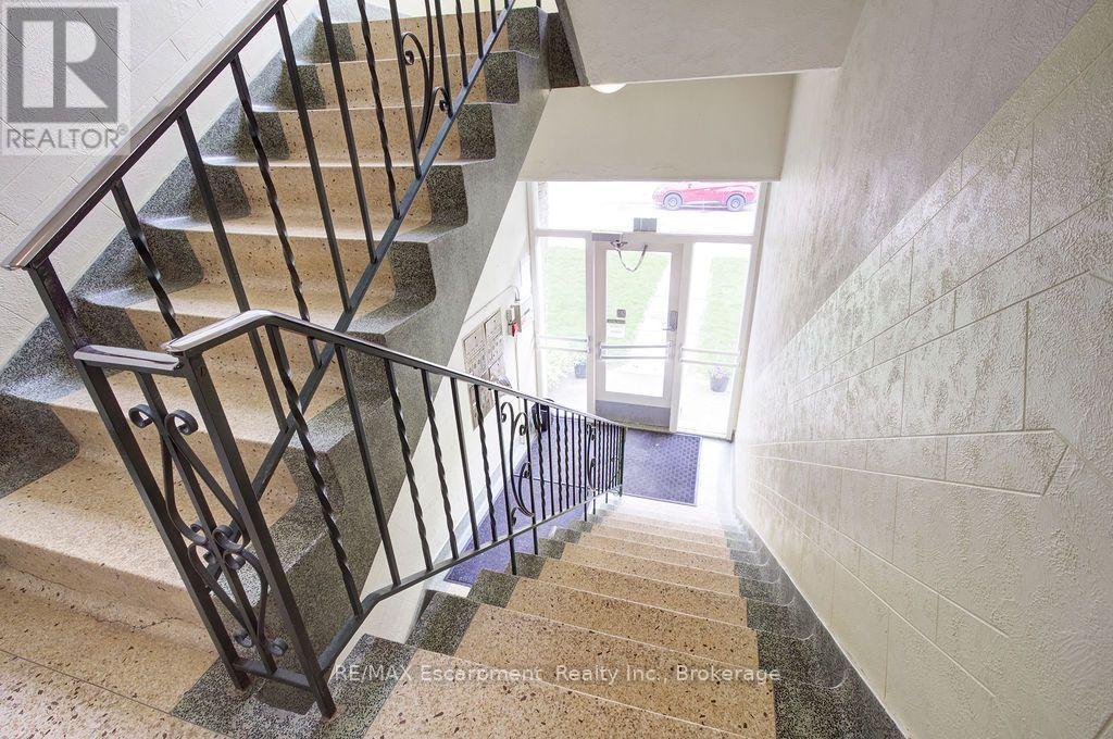 303 - 830 Robinson Street, Burlington (Brant), Ontario  L7R 2L5 - Photo 17 - W13879194
