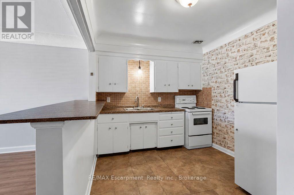 303 - 830 Robinson Street, Burlington (Brant), Ontario  L7R 2L5 - Photo 5 - W13879194
