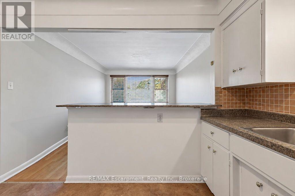 303 - 830 Robinson Street, Burlington (Brant), Ontario  L7R 2L5 - Photo 7 - W13879194