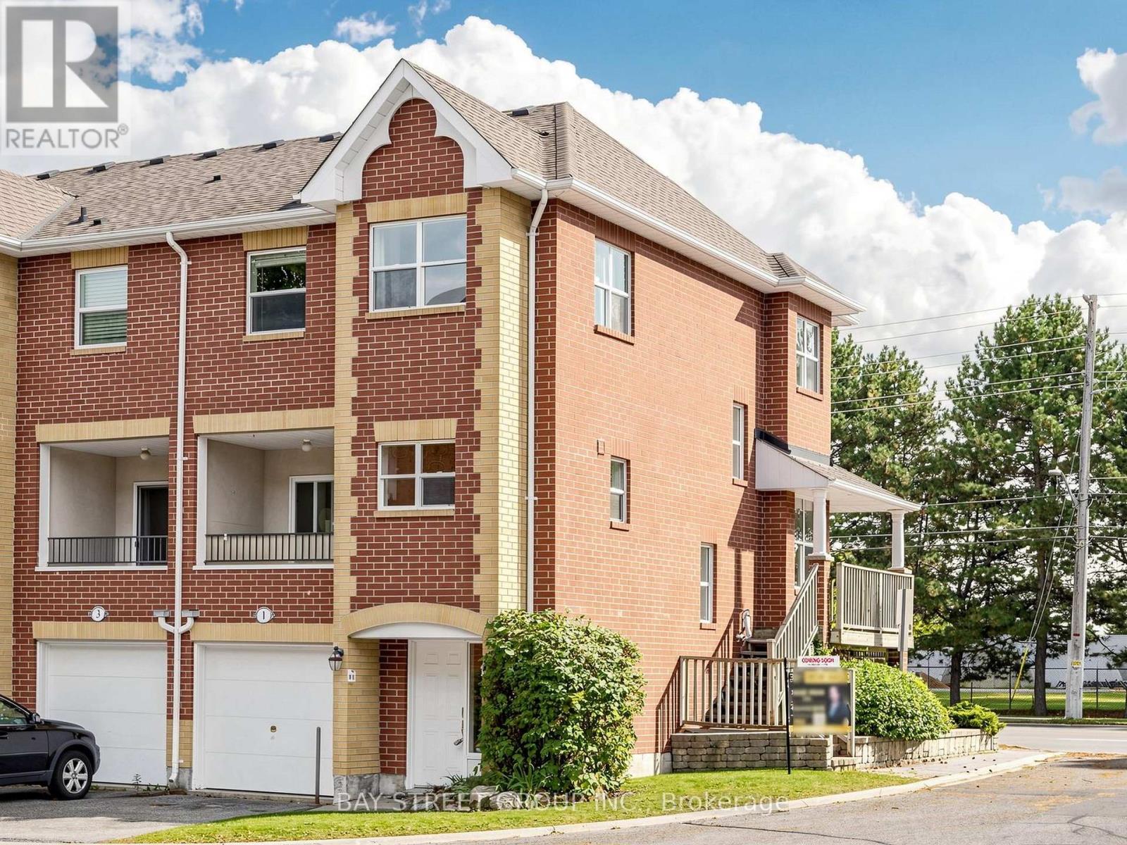 1 Maple Park Way, Markham, Ontario  L6G 1C5 - Photo 2 - N13874730