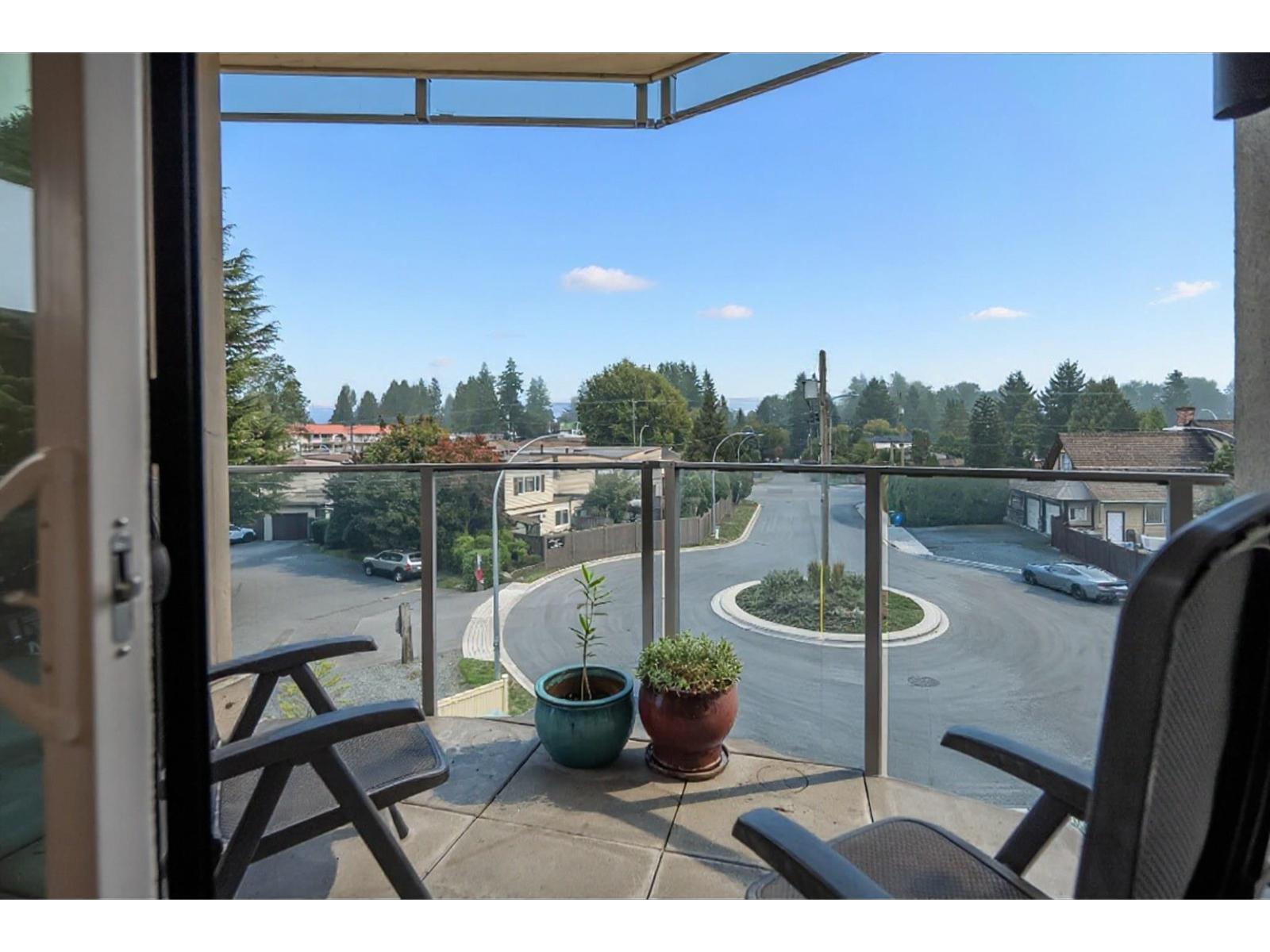 301 33160 PLAXTON CRESCENT