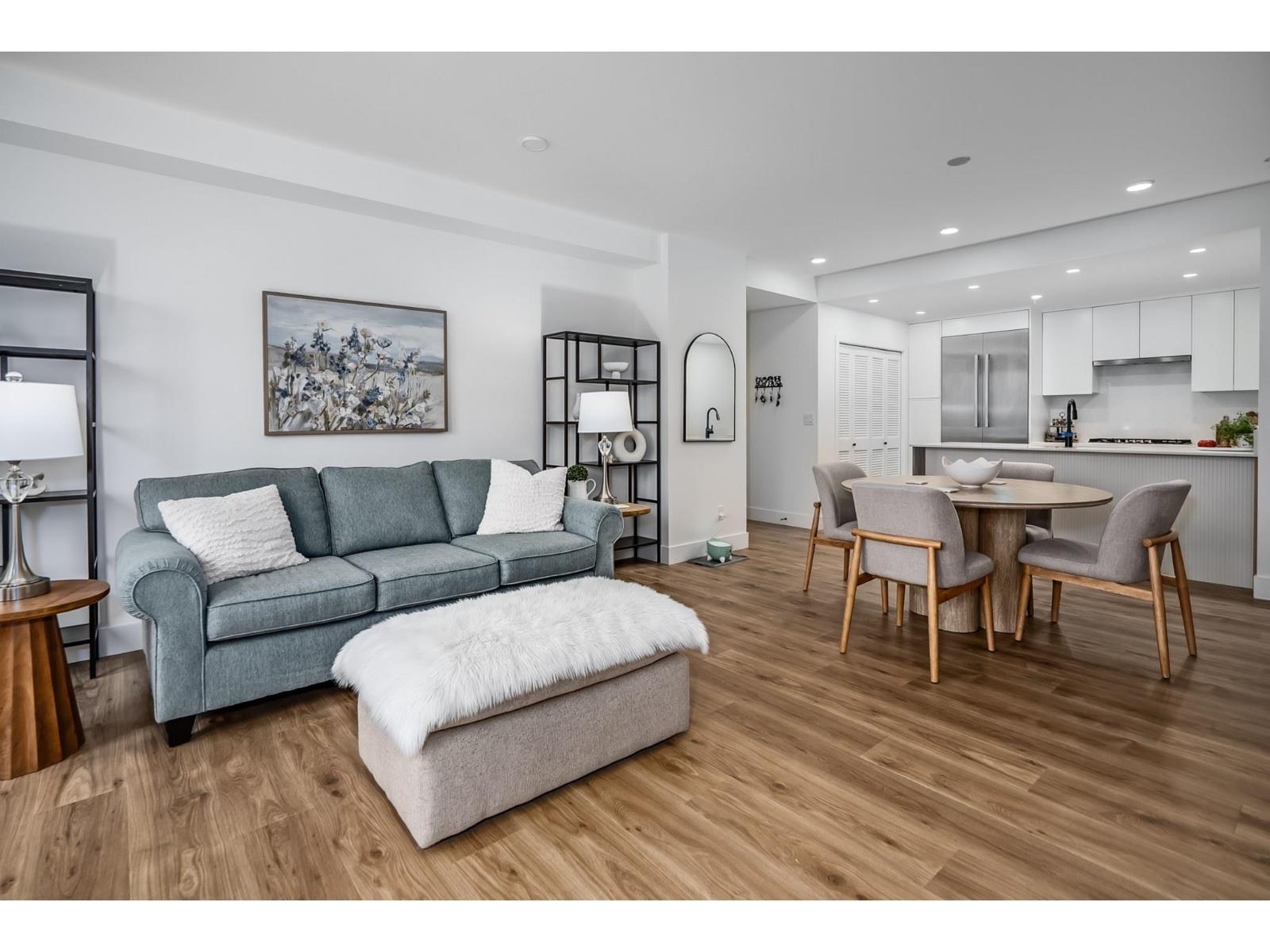 301 33160 PLAXTON CRESCENT