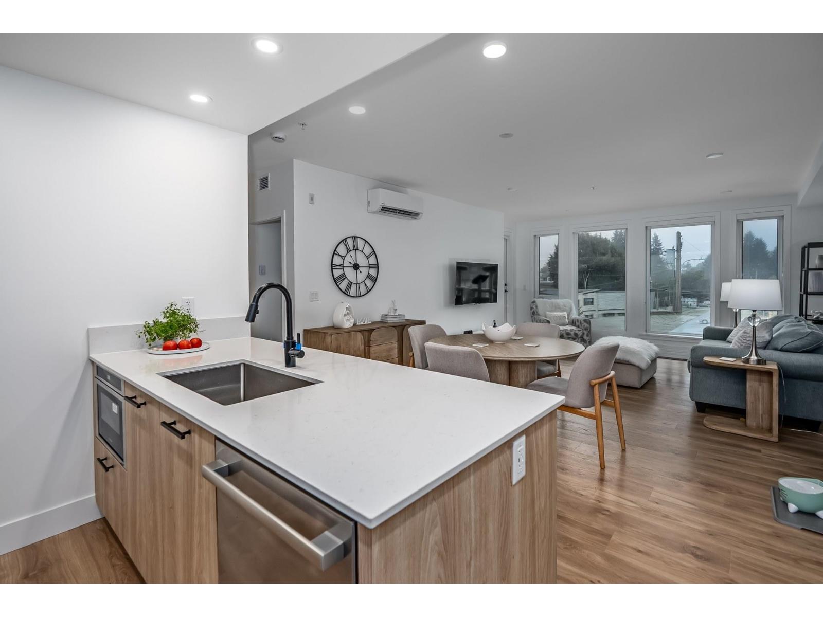 301 33160 PLAXTON CRESCENT