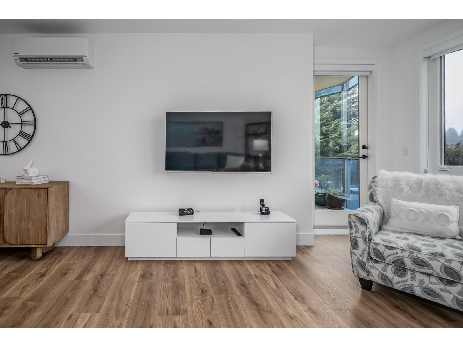 301 33160 PLAXTON CRESCENT