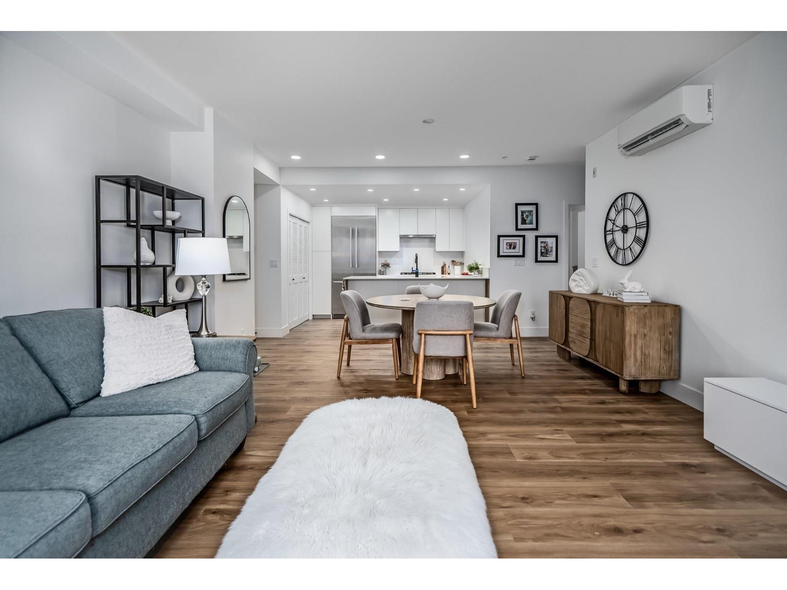301 33160 PLAXTON CRESCENT