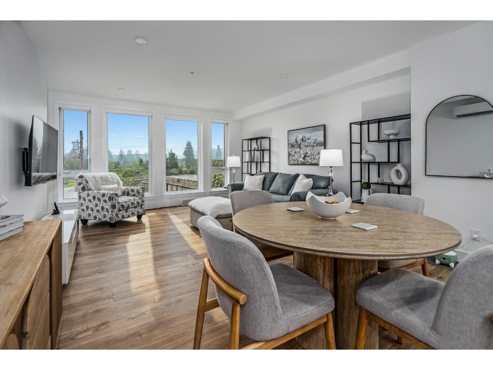 301 33160 PLAXTON CRESCENT