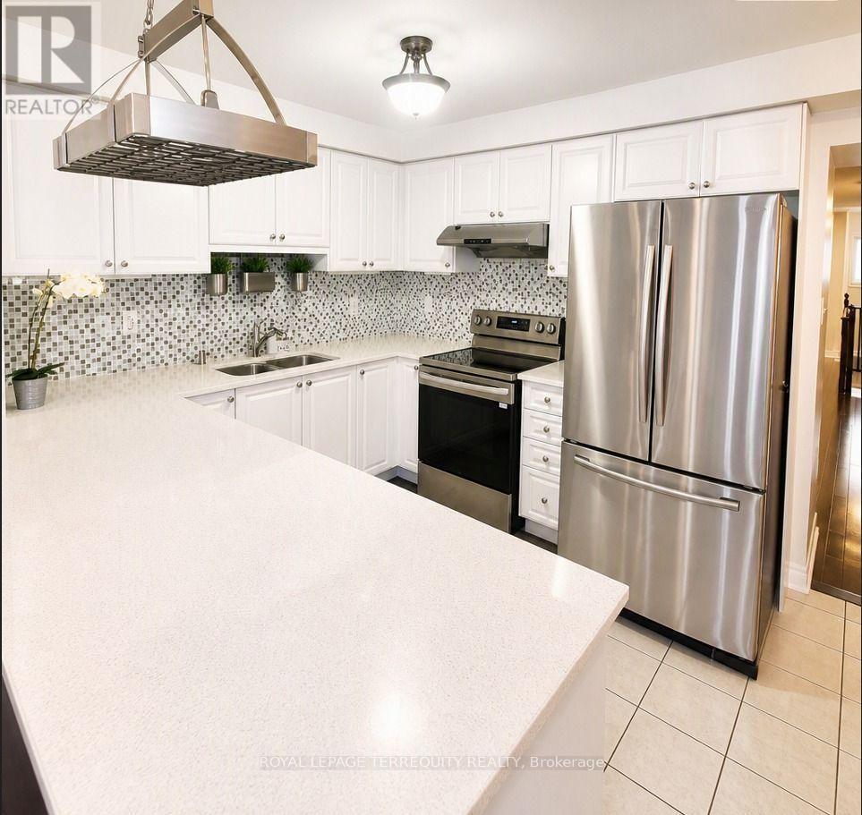 19 De Jong Street, Toronto, Ontario  M1P 0C1 - Photo 8 - E13879180