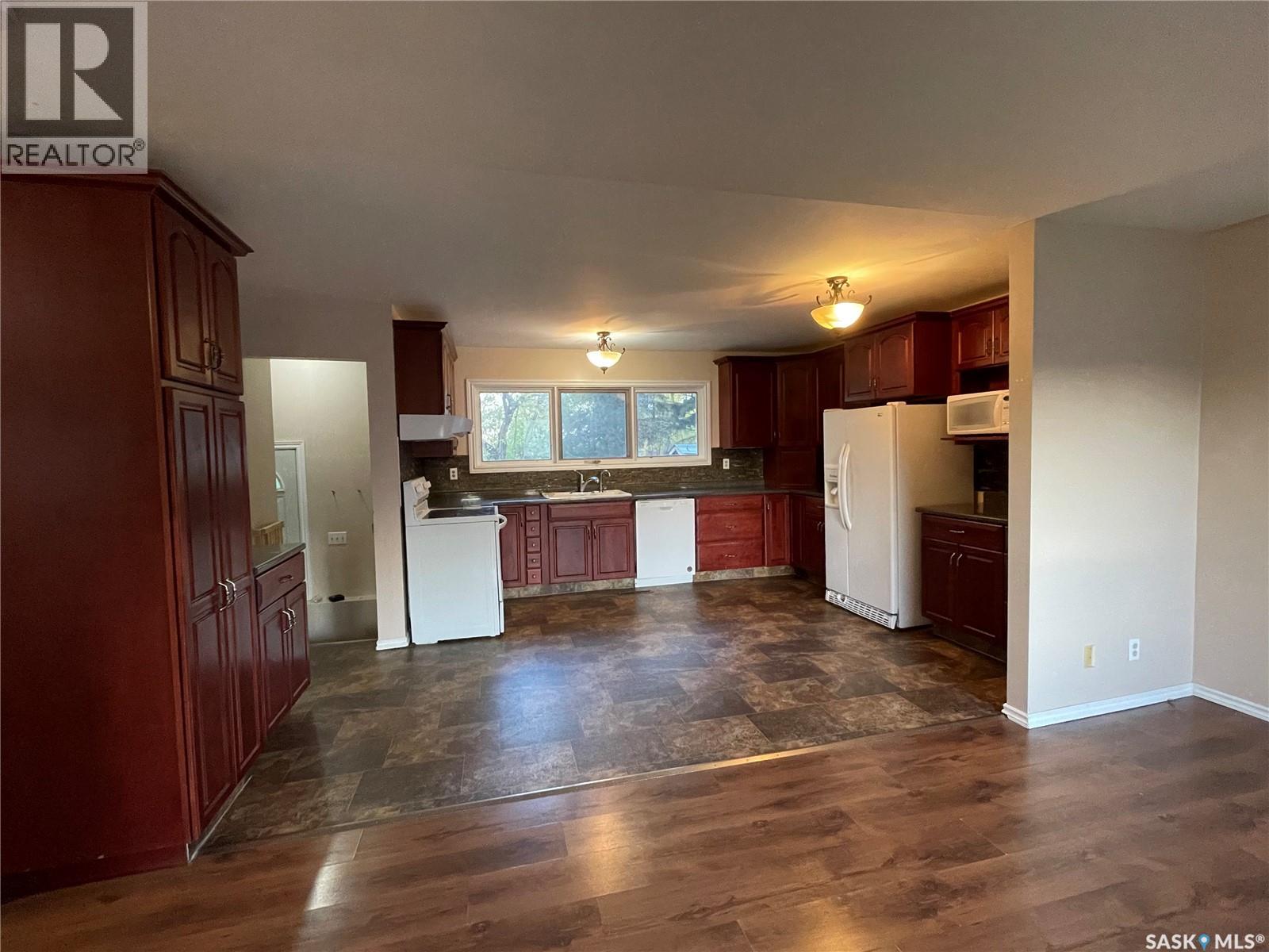 907 Grove Street, Whitewood, Saskatchewan  S0G 5C0 - Photo 10 - SK046346