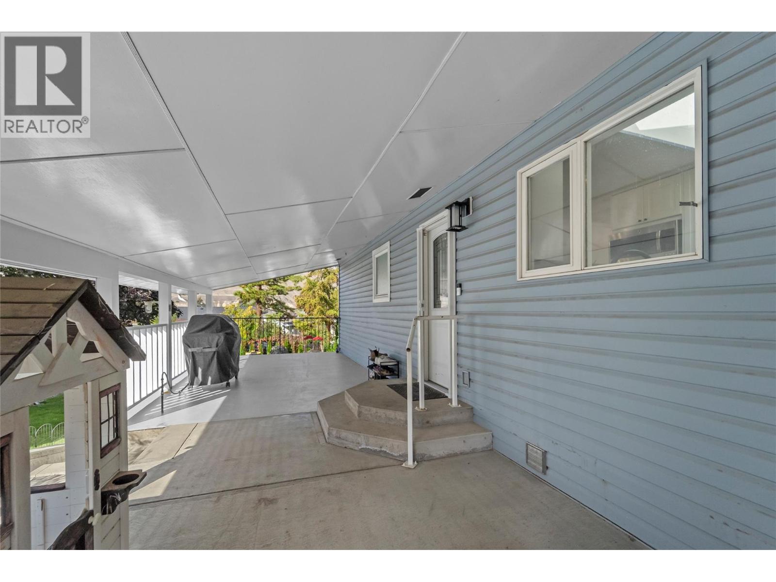 1270 Heustis Drive