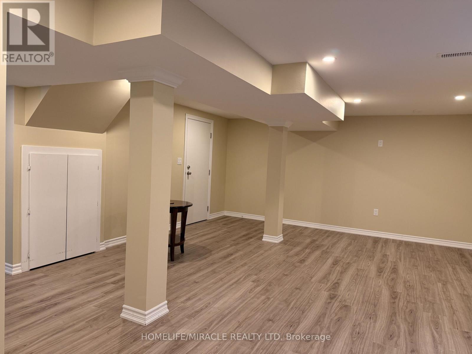 18 Burnley Place, Brampton, Ontario  L6Z 2T9 - Photo 5 - W13879154