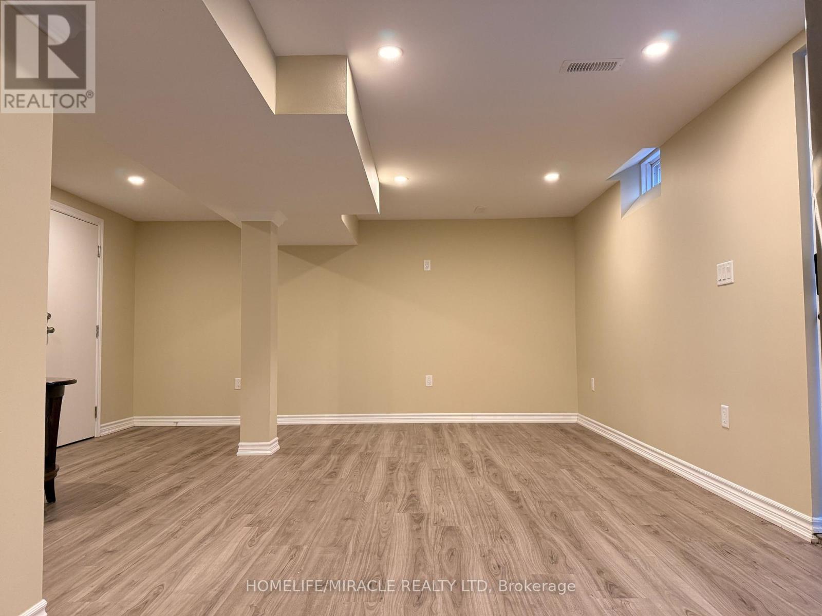 18 Burnley Place, Brampton, Ontario  L6Z 2T9 - Photo 6 - W13879154
