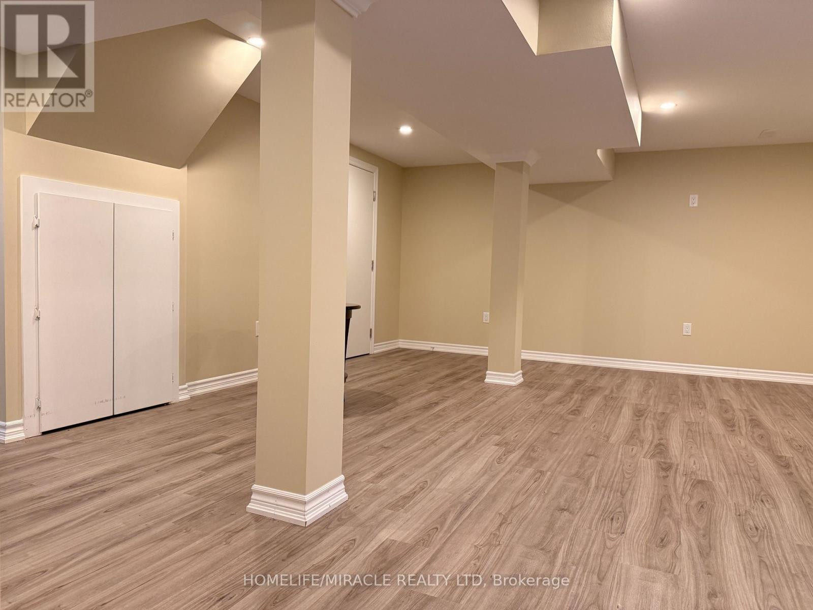 18 Burnley Place, Brampton, Ontario  L6Z 2T9 - Photo 7 - W13879154