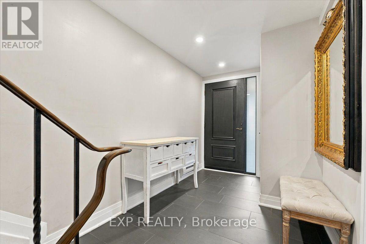 63 - 2145 Sherobee Road, Mississauga, Ontario  L5A 3G8 - Photo 2 - W13879168
