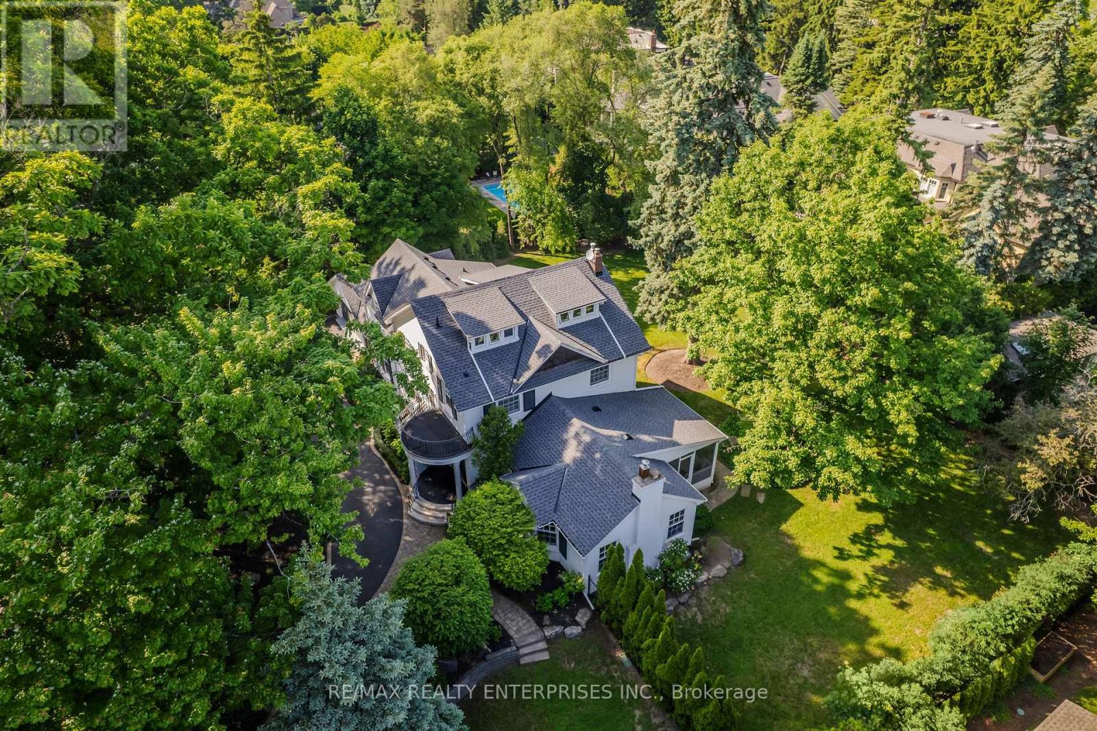 317 GLOUCESTER AVENUE Oakville (OO Old Oakville) Ontario Canada L6J3W8 2