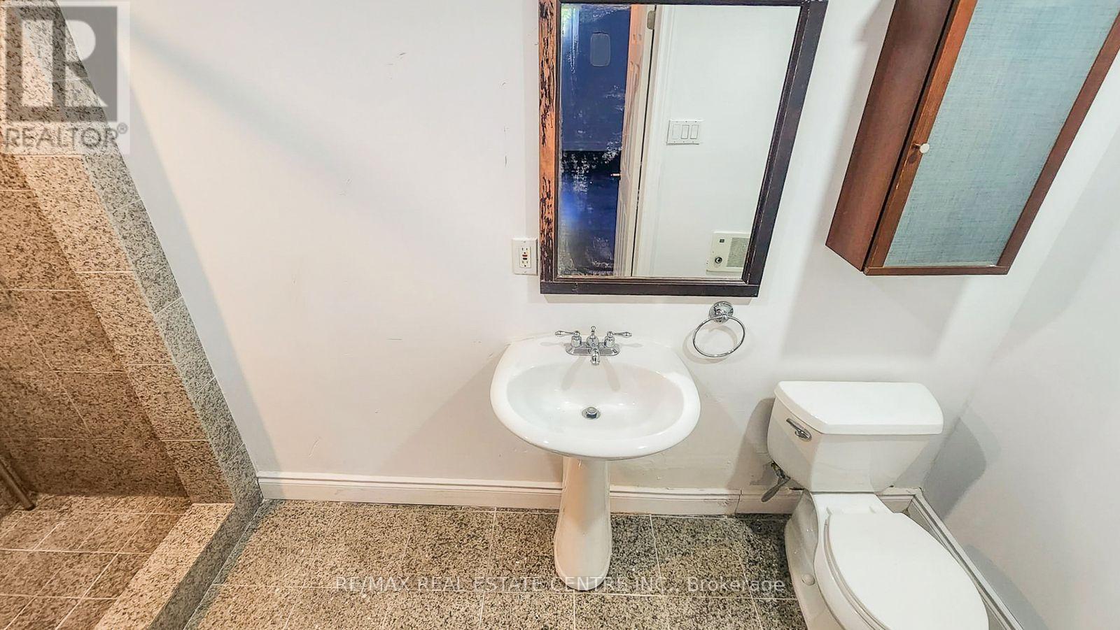 66 Theodore Drive, Mississauga, Ontario L5M 1E4 - Photo 14 - W13870122