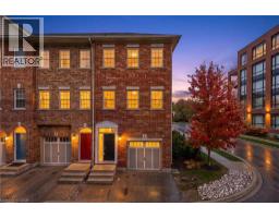 2 WHITEHAVEN Lane, Kitchener, Ontario