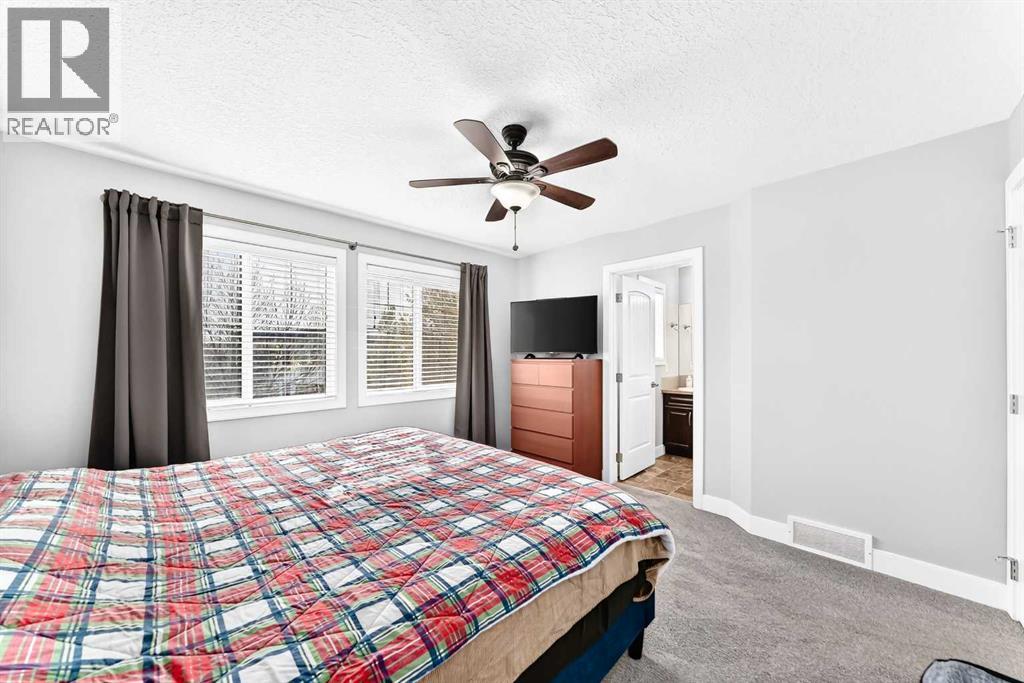 17 Kings Heights Dr  SE