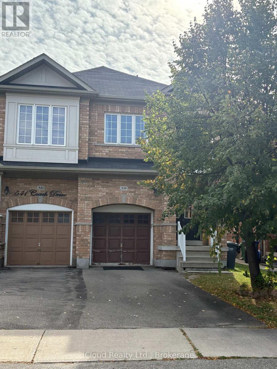 539 Coach Drive, Mississauga, Ontario  L5R 0C4 - Photo 2 - W13874090