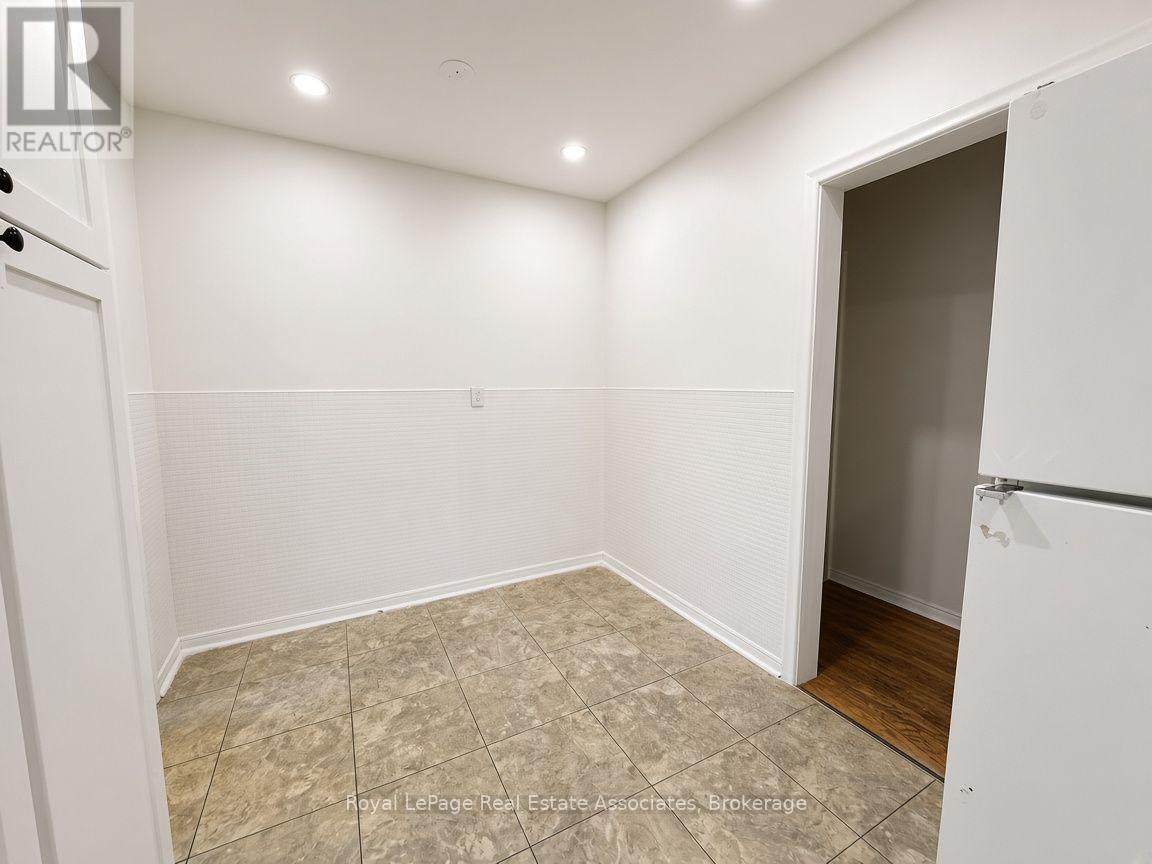 Upper - 10 Elizabeth Street, Halton Hills, Ontario  L7G 3K2 - Photo 6 - W13879188