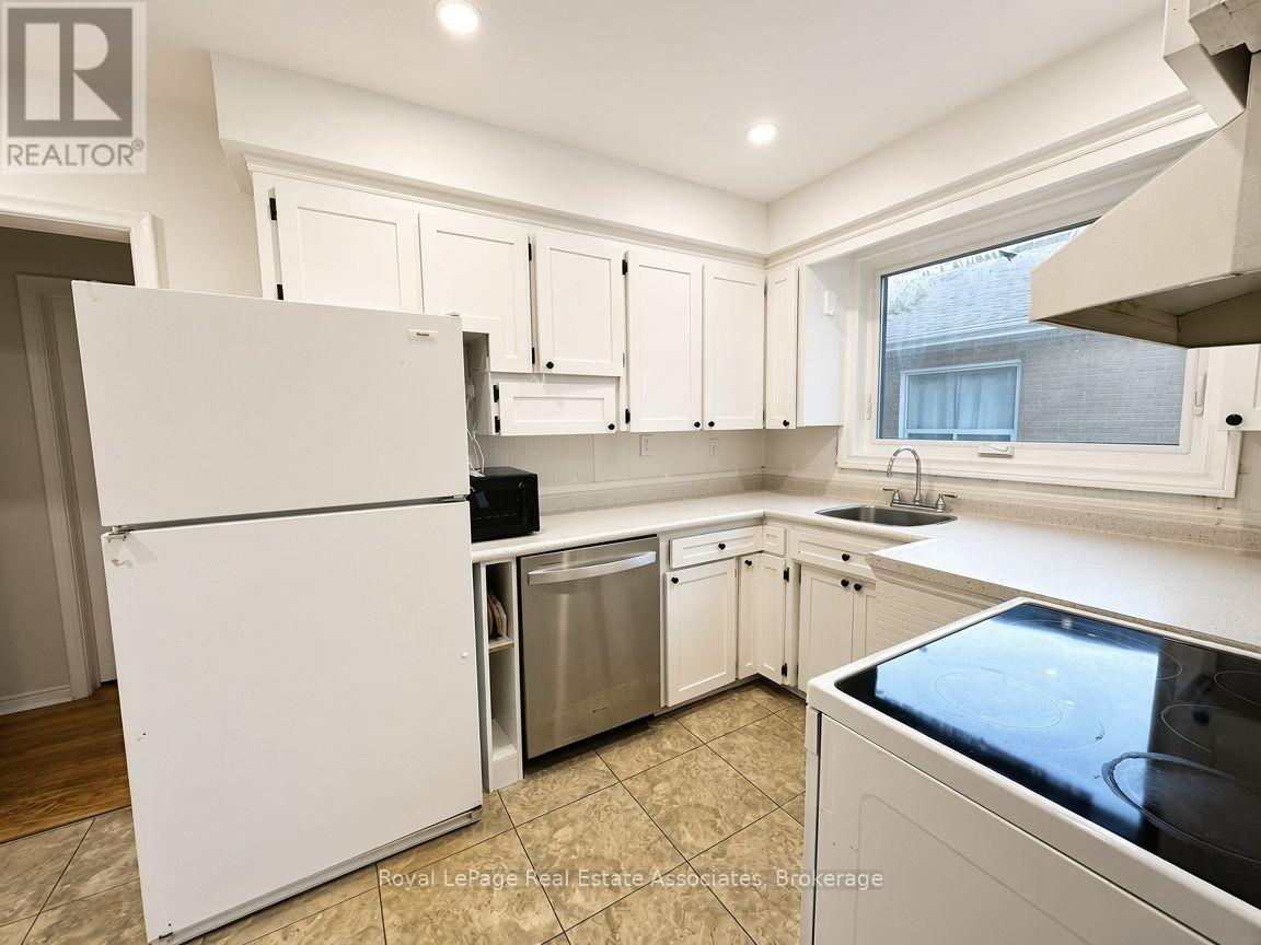 Upper - 10 Elizabeth Street, Halton Hills, Ontario  L7G 3K2 - Photo 4 - W13879188