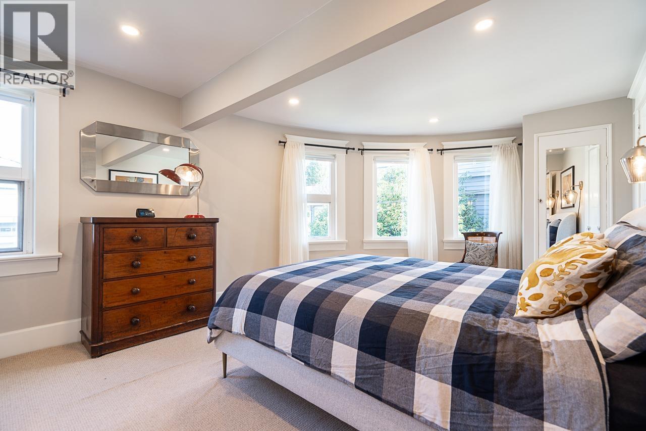 416 W 6TH STREET