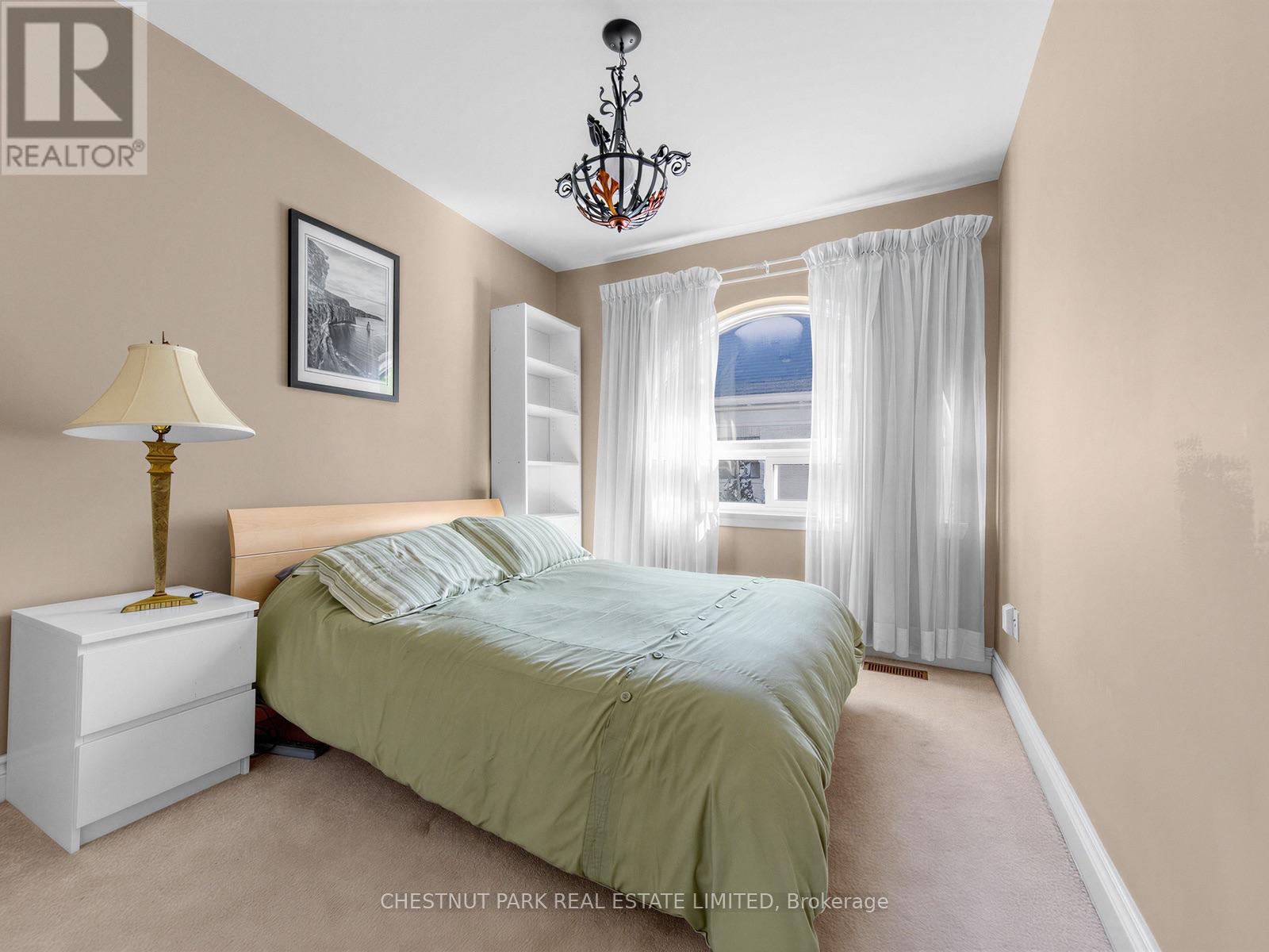 25 Clarendon Avenue, Toronto (Casa Loma), Ontario  M4V 1H8 - Photo 22 - C13879230