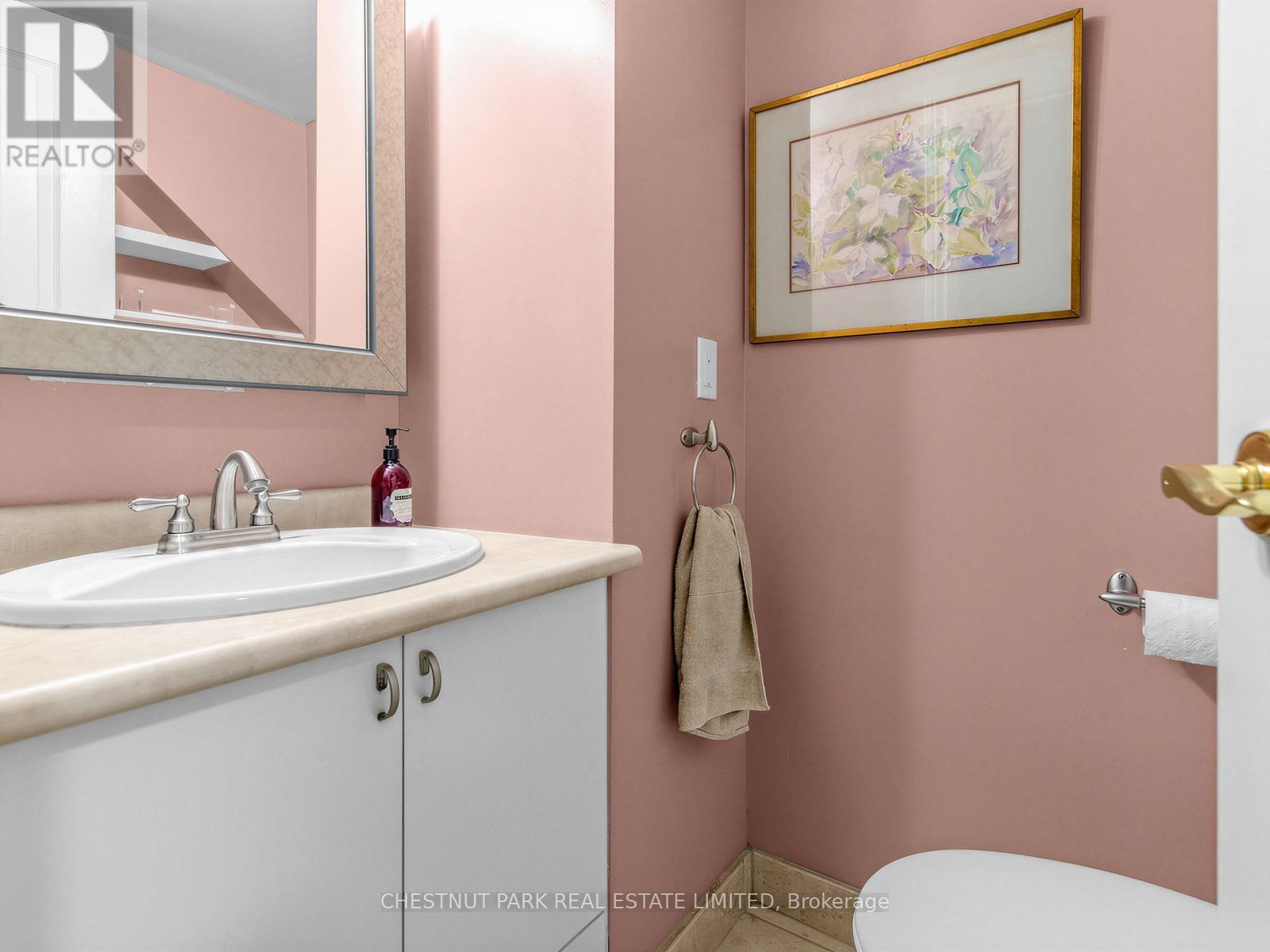25 Clarendon Avenue, Toronto (Casa Loma), Ontario  M4V 1H8 - Photo 33 - C13879230