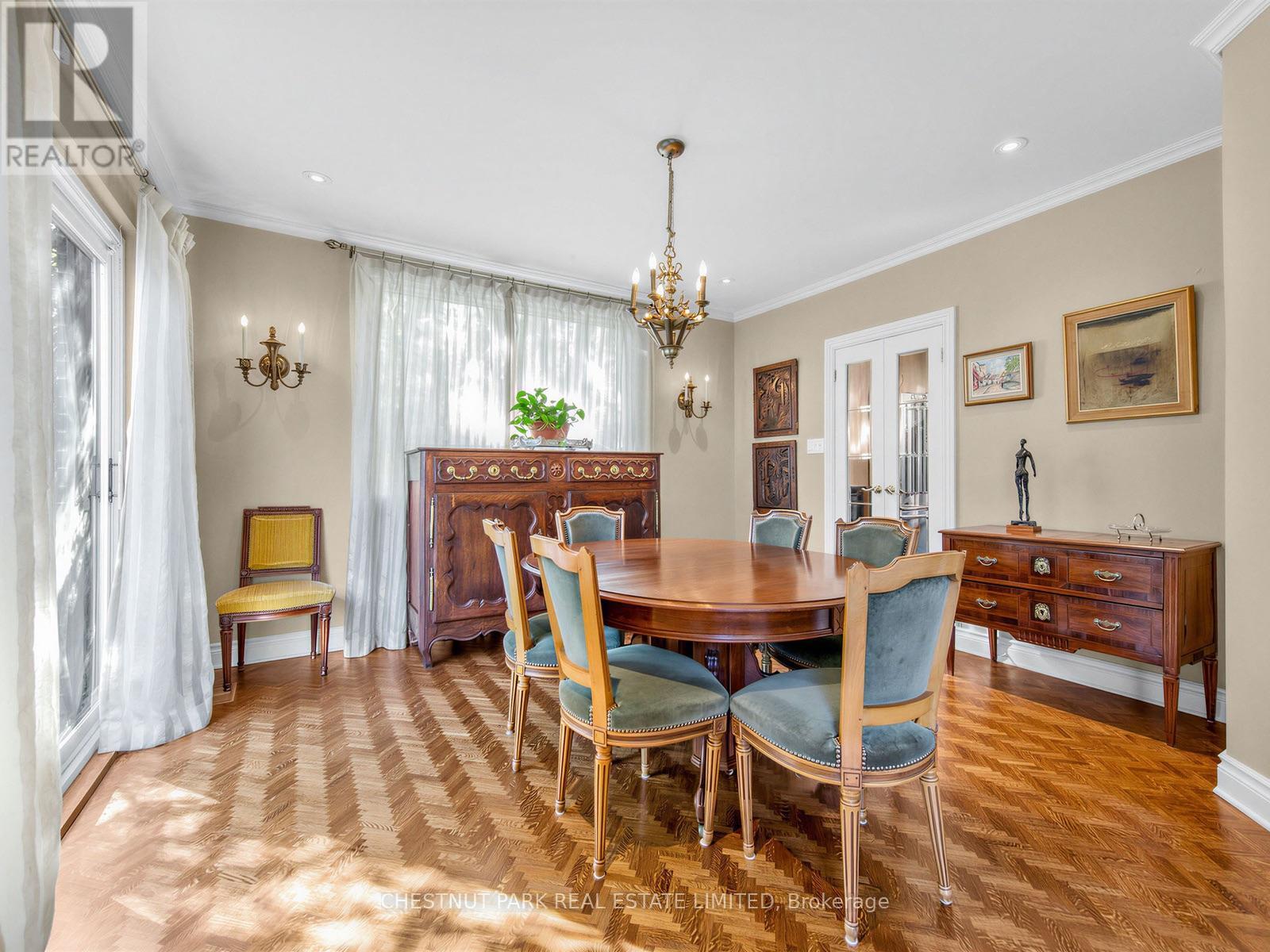 25 Clarendon Avenue, Toronto (Casa Loma), Ontario  M4V 1H8 - Photo 6 - C13879230