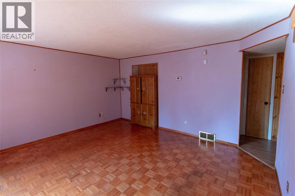 1123 Cardiff COURT Sarnia Ontario Canada N7S4B6 4