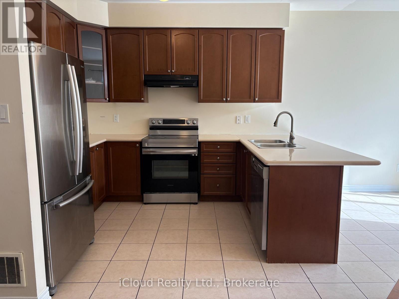 539 Coach Drive, Mississauga, Ontario  L5R 0C4 - Photo 7 - W13874090