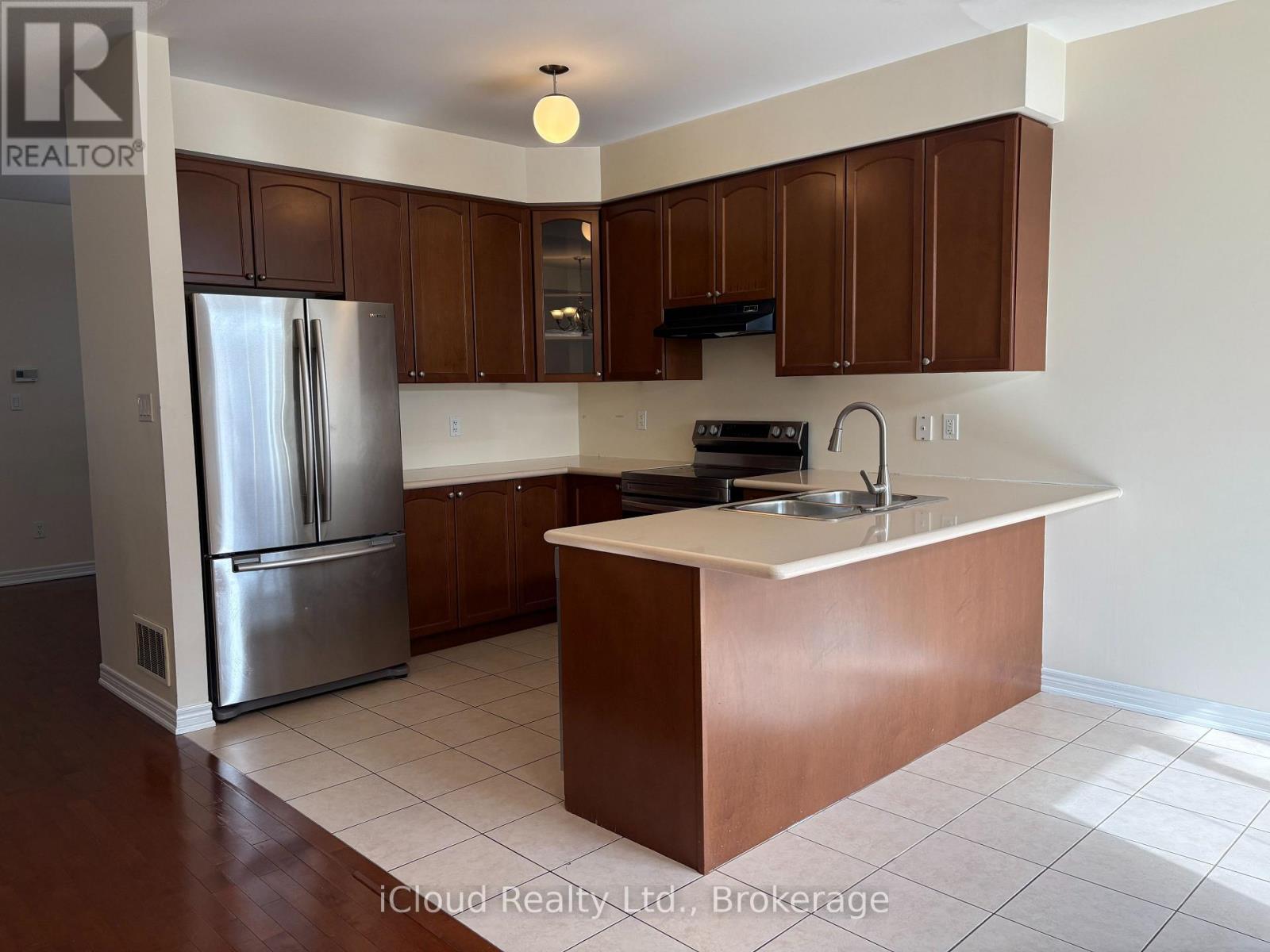 539 Coach Drive, Mississauga, Ontario  L5R 0C4 - Photo 8 - W13874090