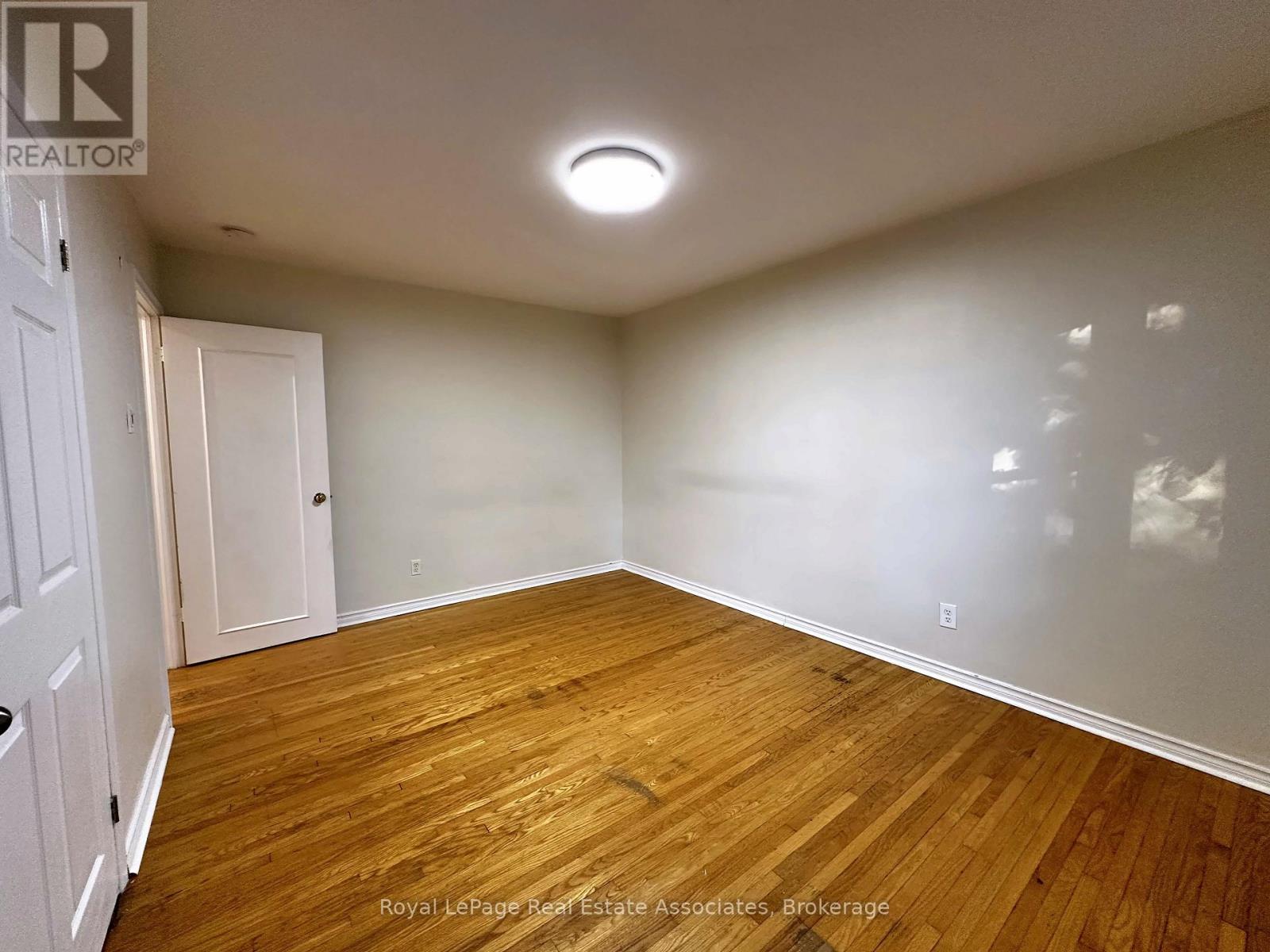 Upper - 10 Elizabeth Street, Halton Hills, Ontario  L7G 3K2 - Photo 12 - W13879188