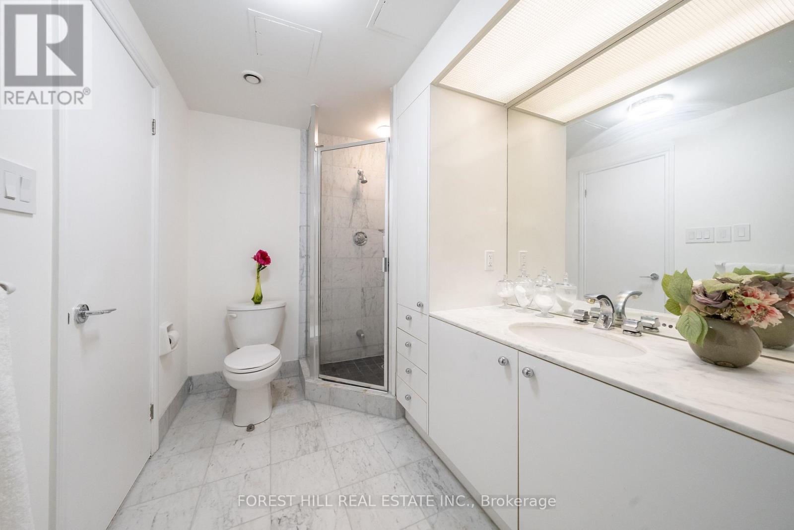 215 - 77 Avenue Road, Toronto, Ontario  M5R 3R8 - Photo 44 - C13878912