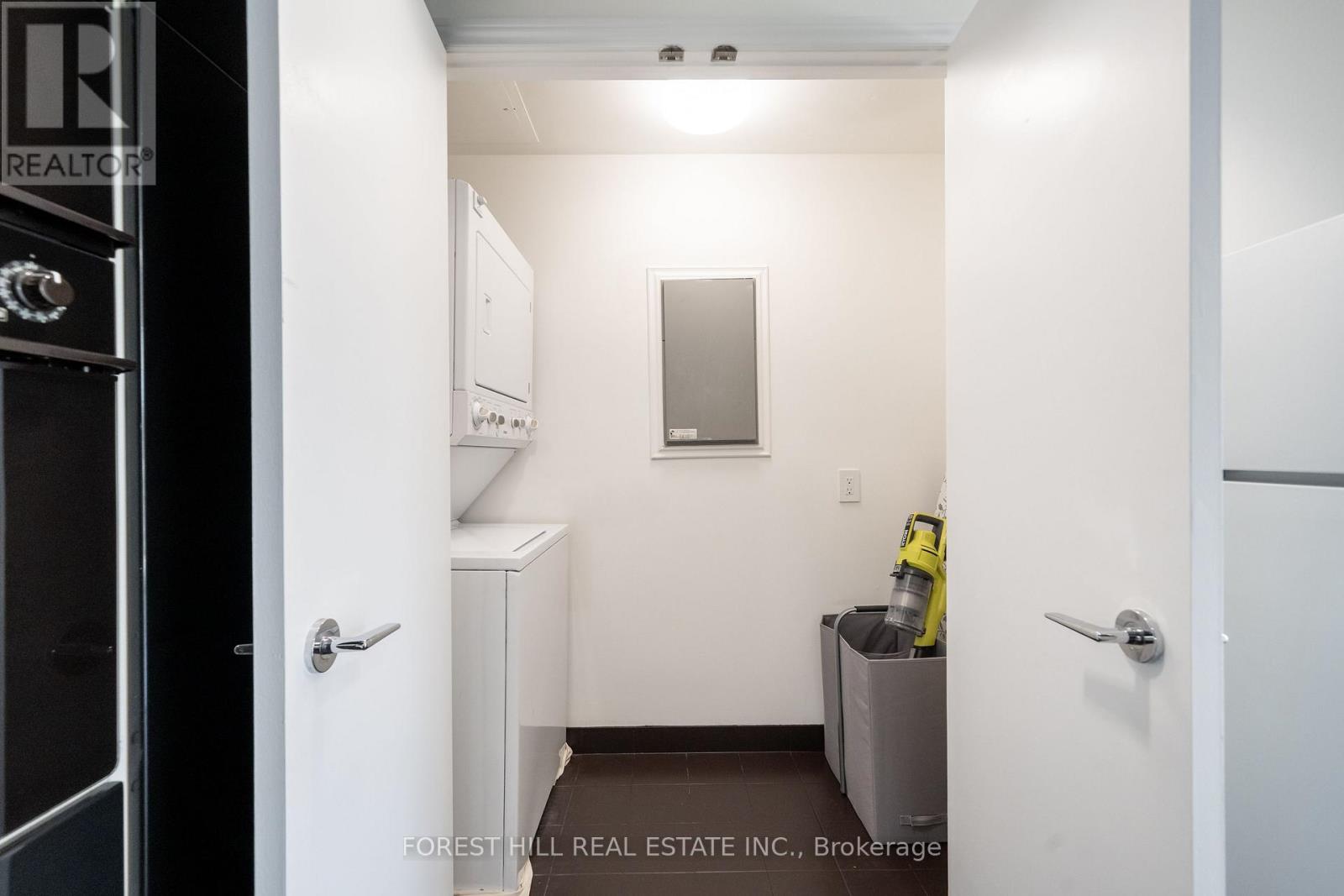 215 - 77 Avenue Road, Toronto, Ontario  M5R 3R8 - Photo 46 - C13878912
