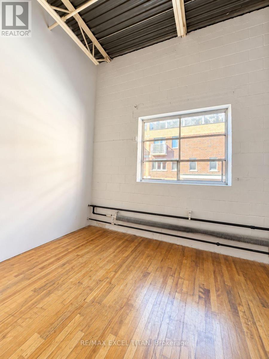 213 - 227 Sterling Road E, Toronto, Ontario  M6P 3L4 - Photo 11 - C13878916