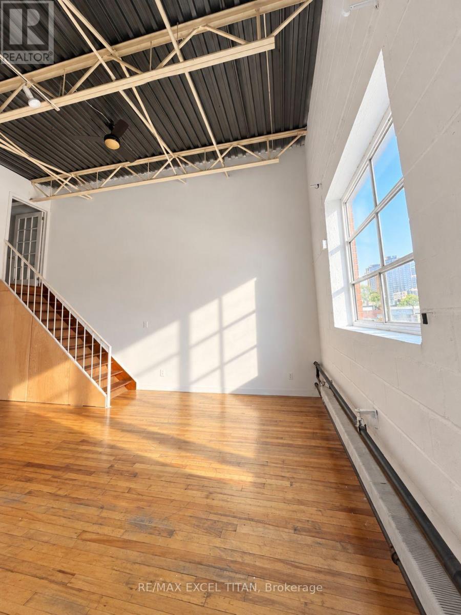 213 - 227 Sterling Road E, Toronto, Ontario  M6P 3L4 - Photo 9 - C13878916