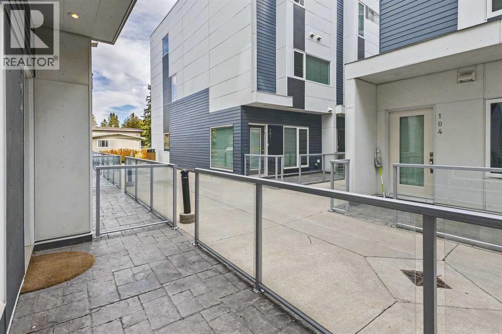 304, 20 Brentwood Common NW